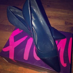 Navy blue heels